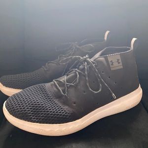 Under Armour Tennis shoes size 8
